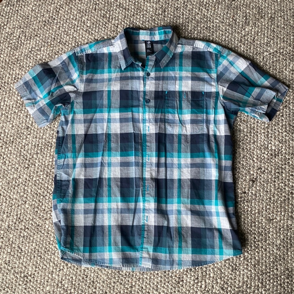 Men’s plaid Mountain Hardware shirt
